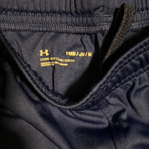 Under Armour Boys Blue Shorts - Picture 2 of 3